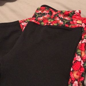 Euc lularoe jade size large.